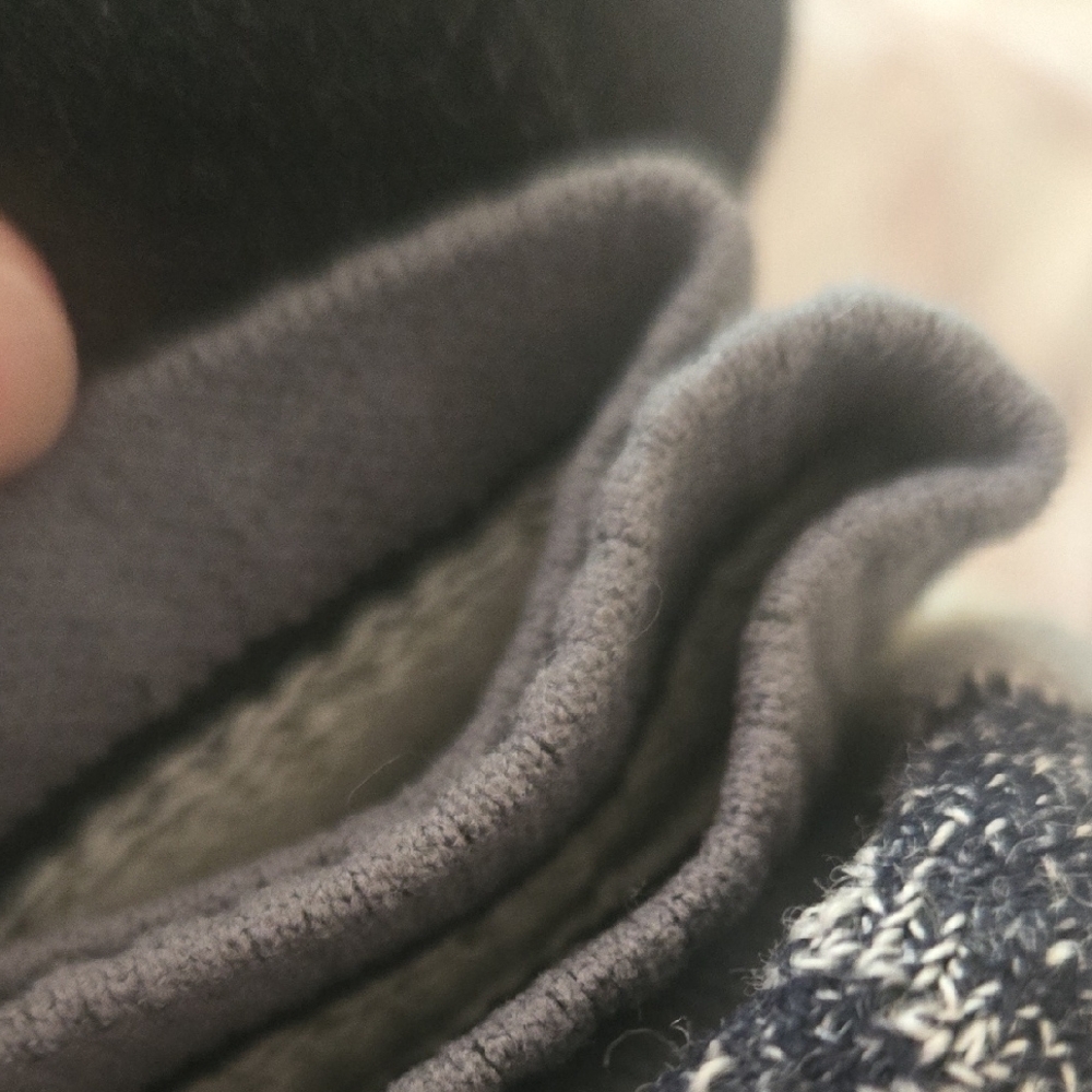 Kirkland Signature Merino Wool Blend Men's Socks - Gray and Black - Picture 11 of 12
